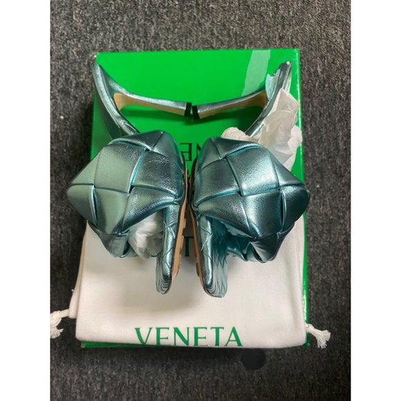 BOTTEGA VENETA LIDO HIGH HEEL SANDALS ICY MOON BLUE SIZE 38C EU NEW WITH DEFECTS - Picture 3 of 8
